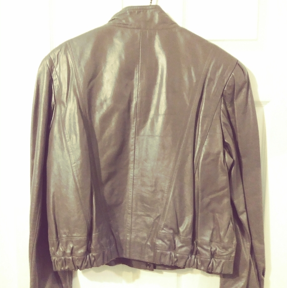 Woman's Vintage Leather Jacket - Picture 2 of 5